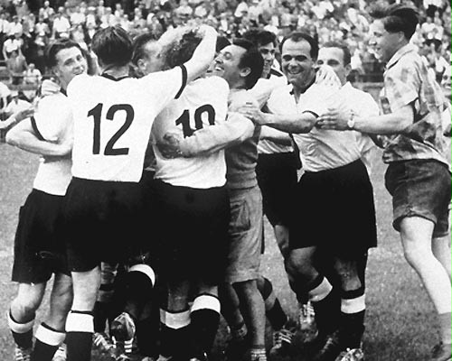 Tyskland VM 1954 landsholds tal på ryggen