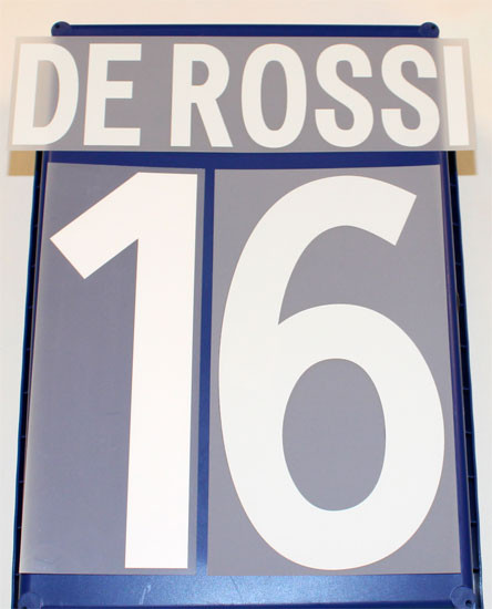 AS Roma home print 12/13 - De Rossi 16