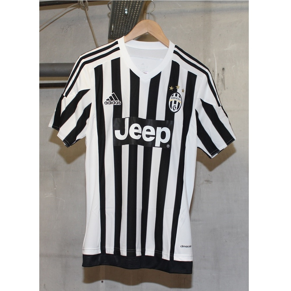 Juventus home jersey 2015/16