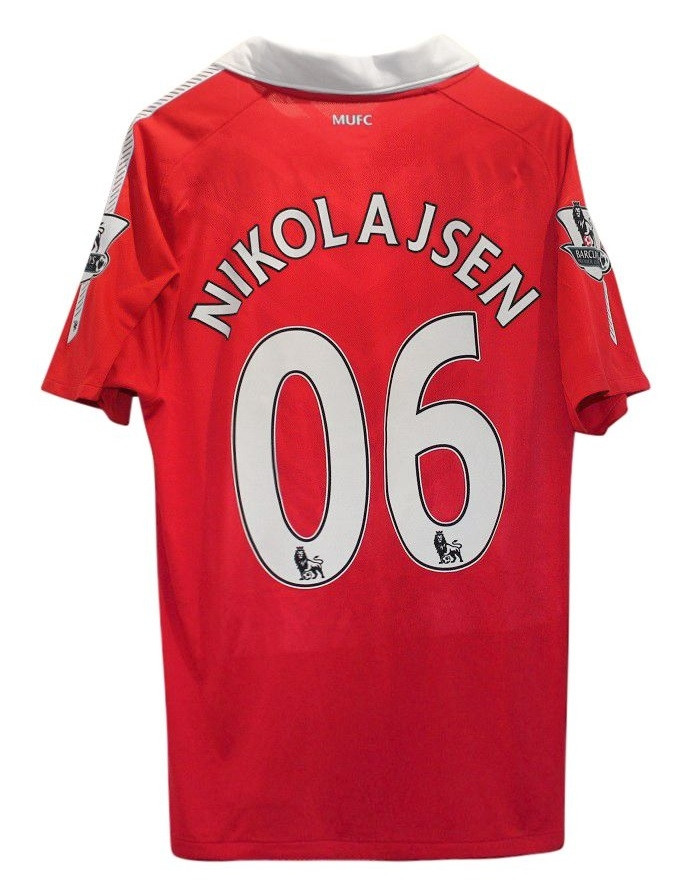 Man Utd home kit 10/11 - Nikolajsen 06