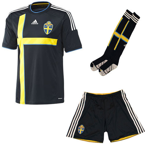 Denmark home kit 2013/15 youth size