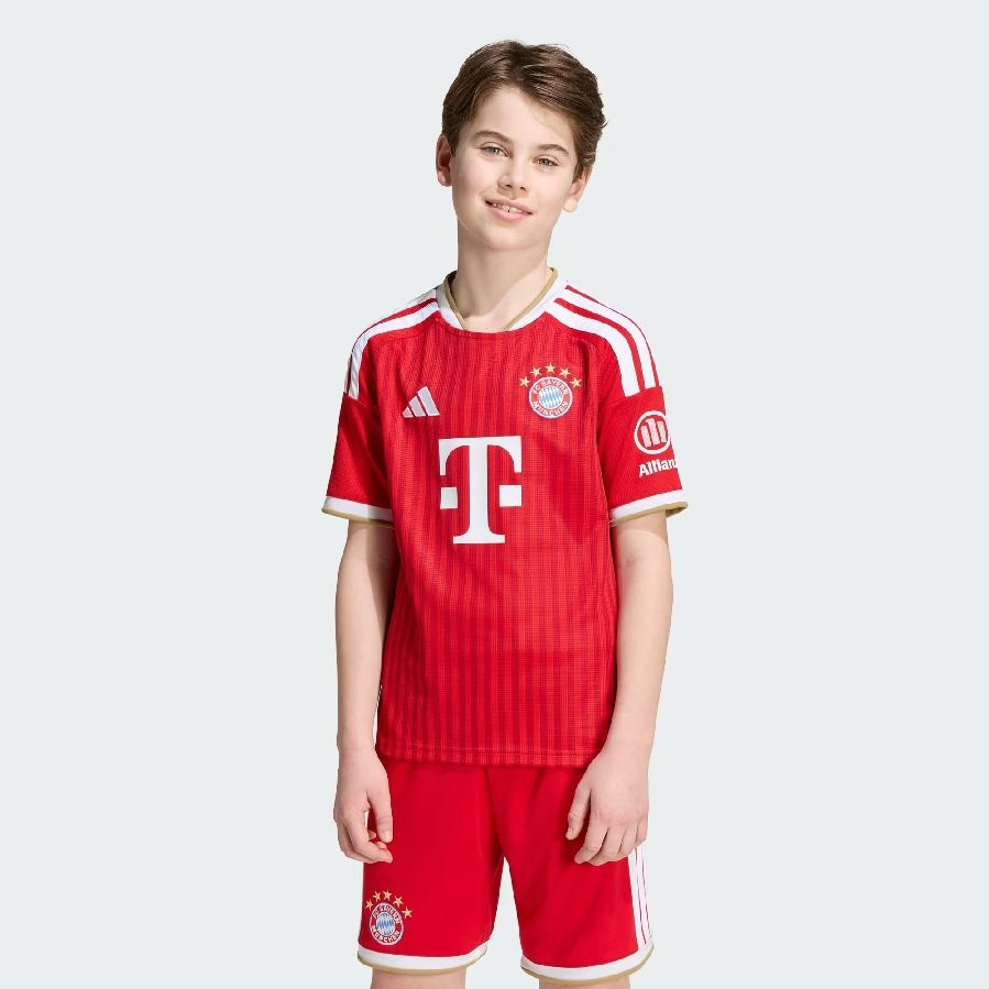 FC Bayern home jersey - boys