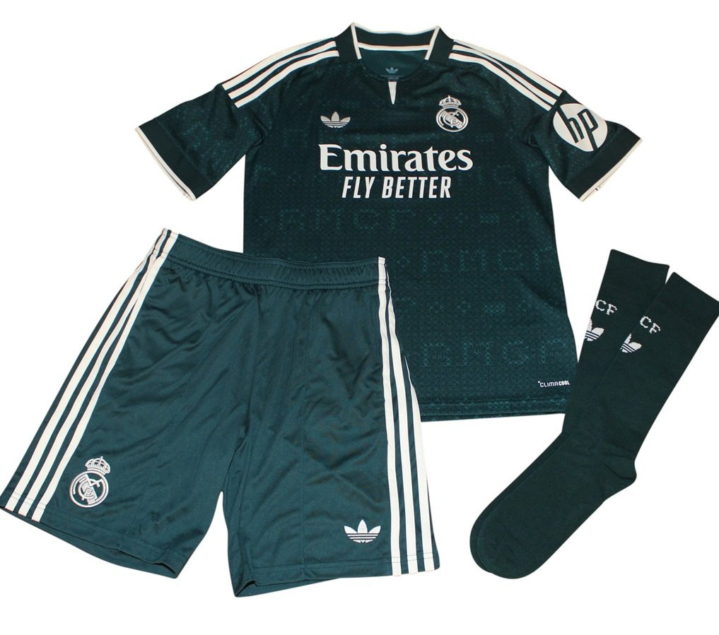 Real Madrid home jersey L/S 2017/18 - WCC