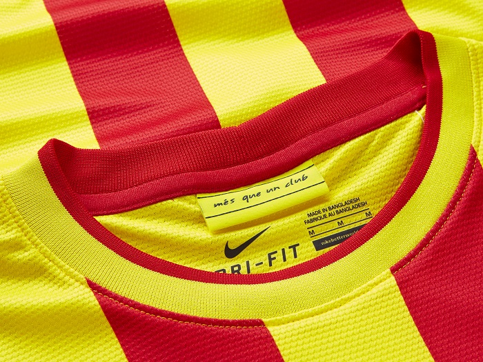 FC Barcelona away jersey neckline