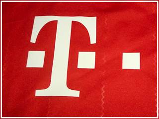 FC Bayern sponsor logo