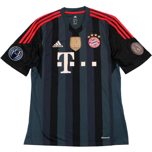 FC Bayern UCL away jersey WWC badge