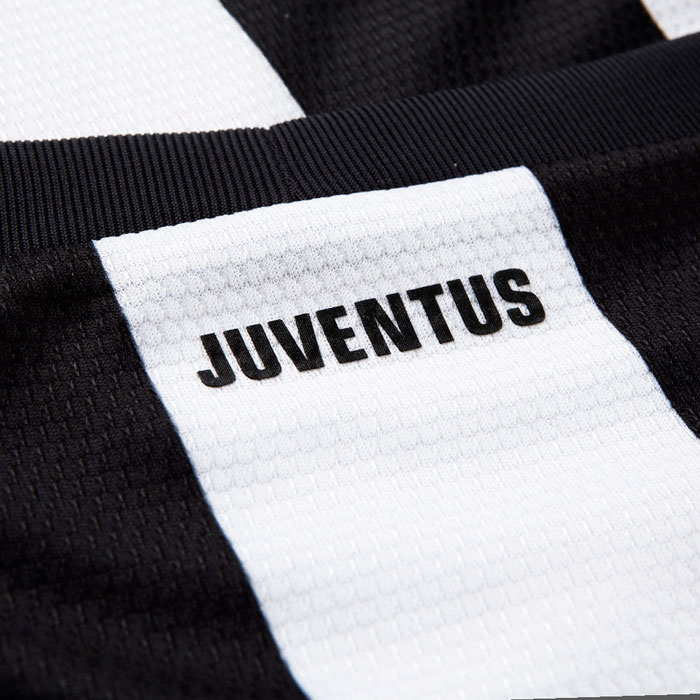 Juventus collar backside