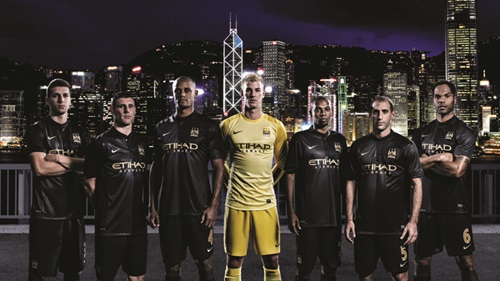 Man City away jersey HK skyline