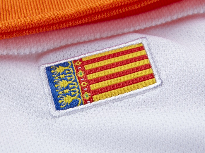 Valencia CF neck from behind flag